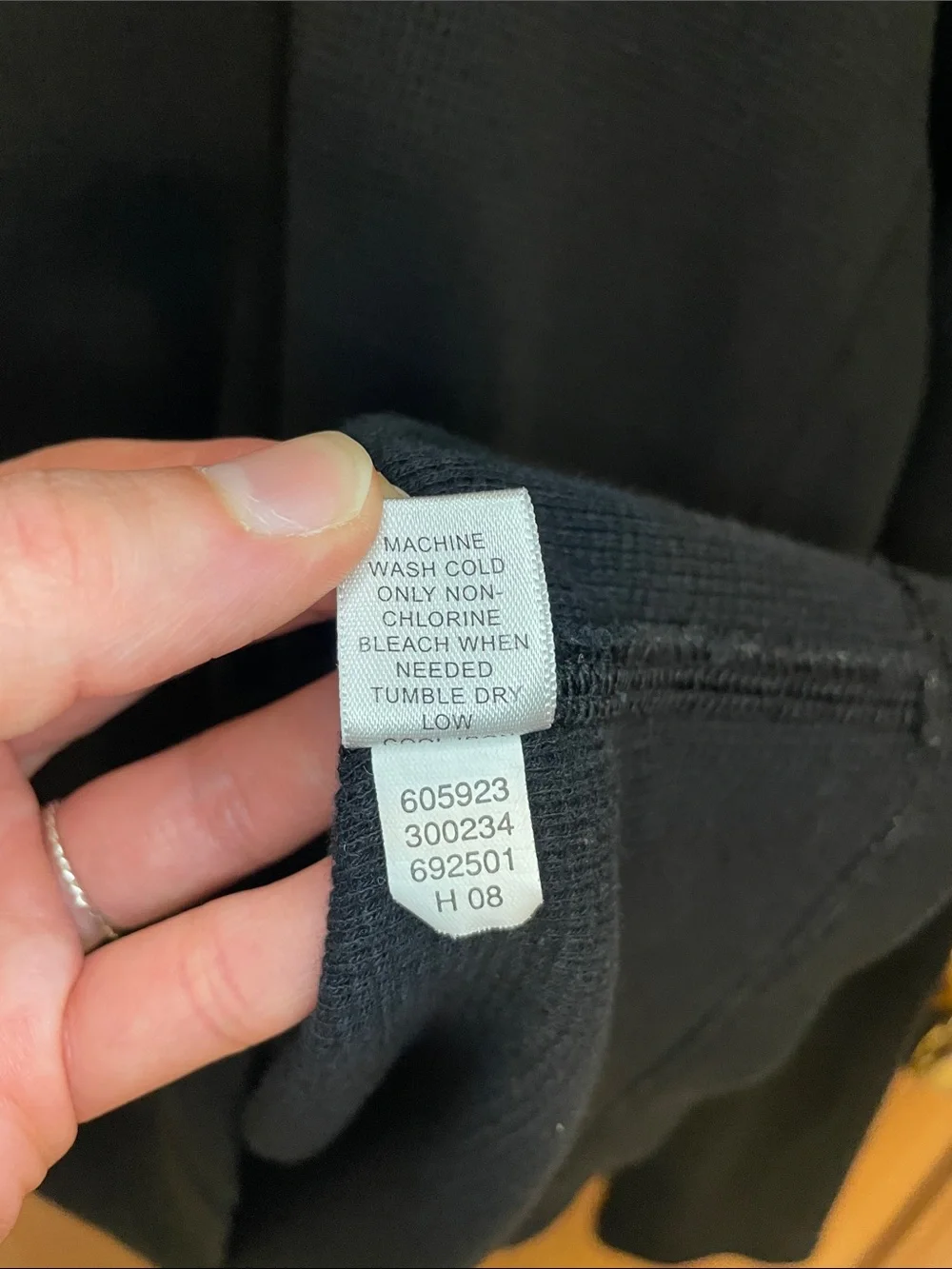 Men’s Banana Republic Black Crewneck Waffle Knit Long Sleeve Shirt